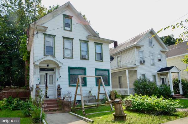 207 WASHINGTON, East Stroudsburg, PA 18301