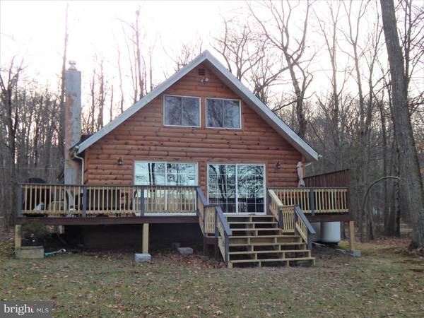 1616 LOCUST LN, Pocono Lake, PA 18347