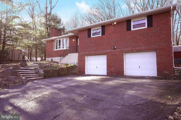 20 HOLLY FOREST RD, Mount Pocono, PA 18344