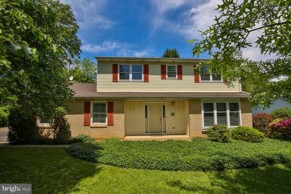 1647 CROSS LN, Bethlehem, PA 18015