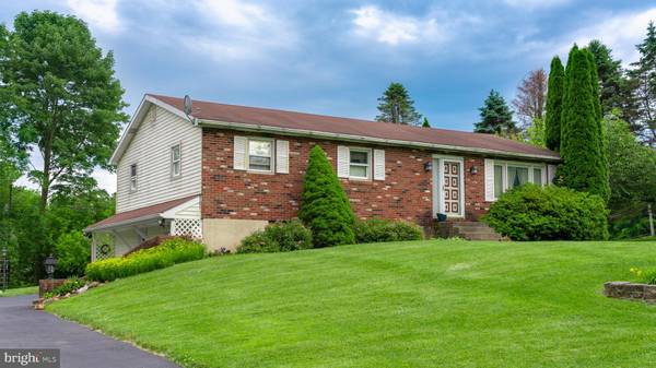 1693 CREEK VIEW RD, Bethlehem, PA 18015