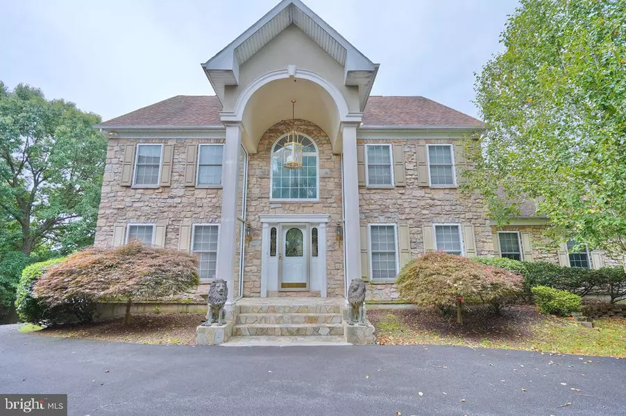 50 WALTMAN LOOP, Williams Township, PA 18042