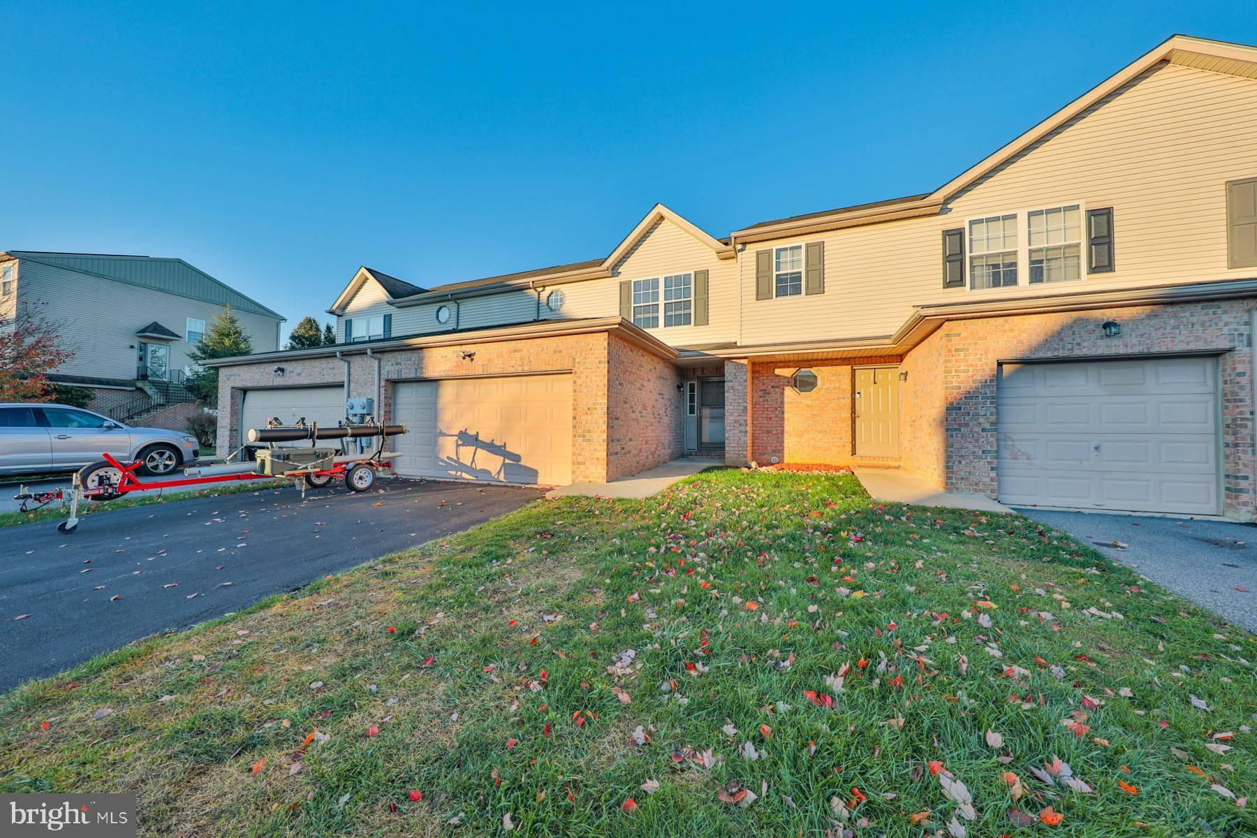 Easton, PA 18040,2555 GILLIAN LN