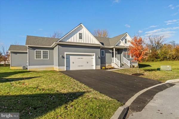 2460 LIBERTY TER, Easton, PA 18040