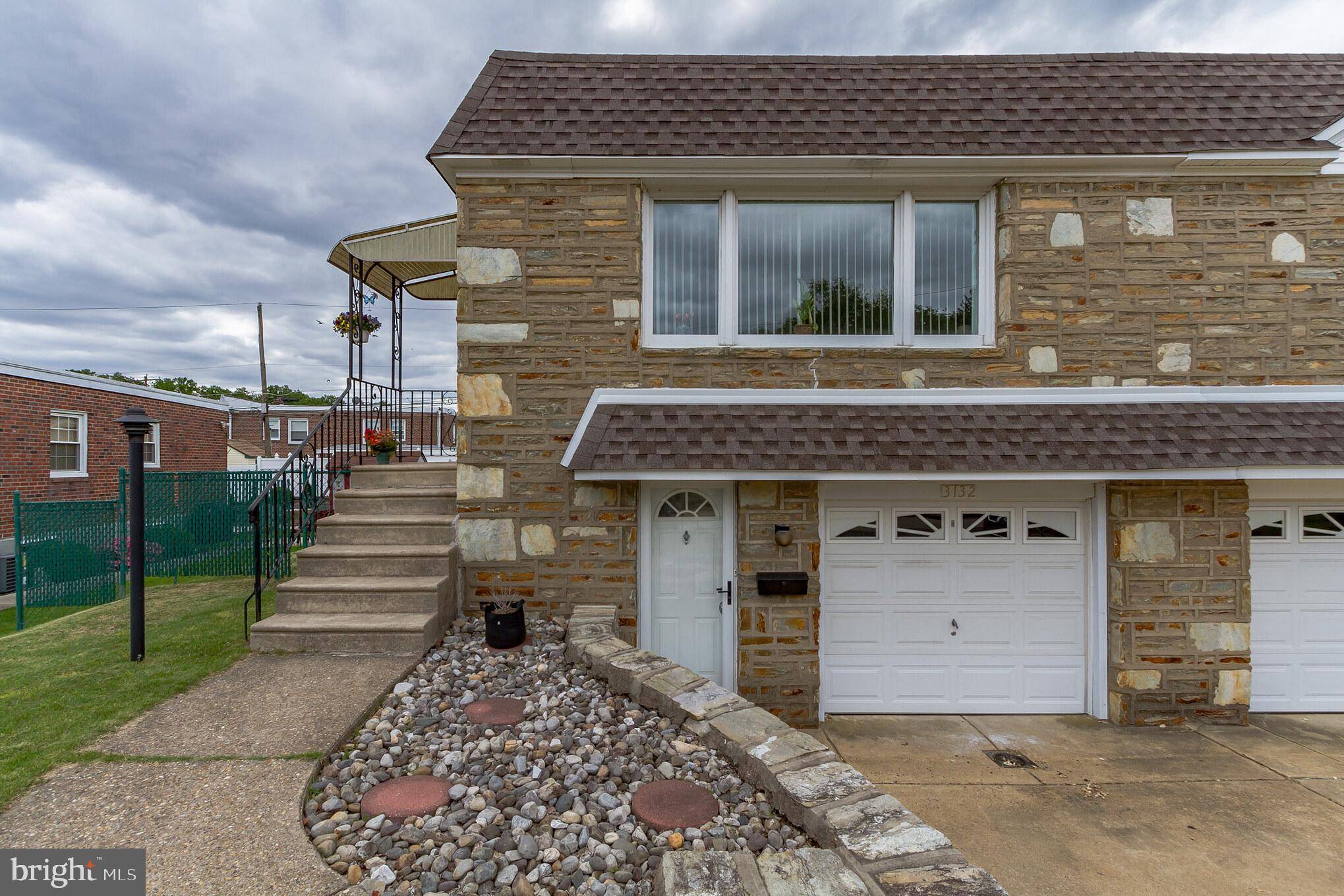 3132 DRAPER ST, Philadelphia, PA 19136