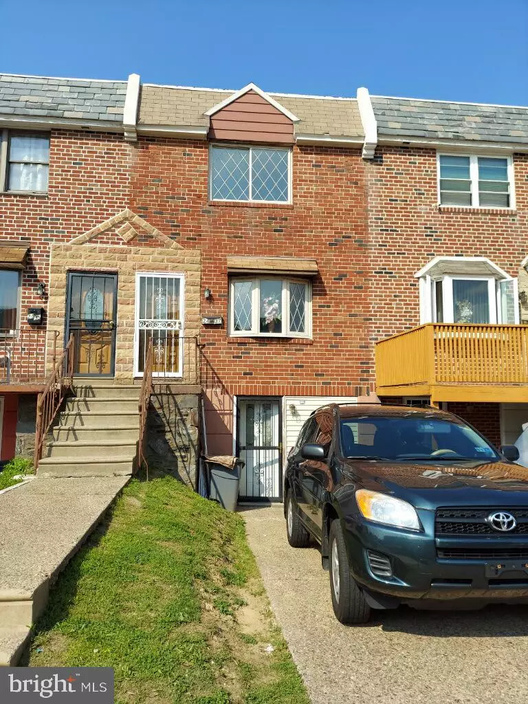 Philadelphia, PA 19153,2437 S ROSELLA ST