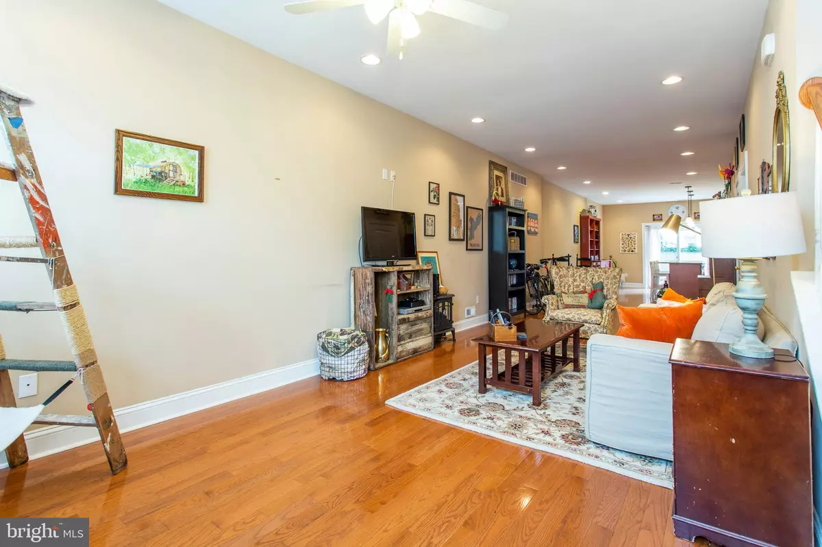 Philadelphia, PA 19146,1930 LATONA ST