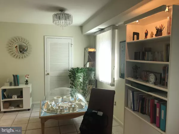 Philadelphia, PA 19129,4000 GYPSY LN #528