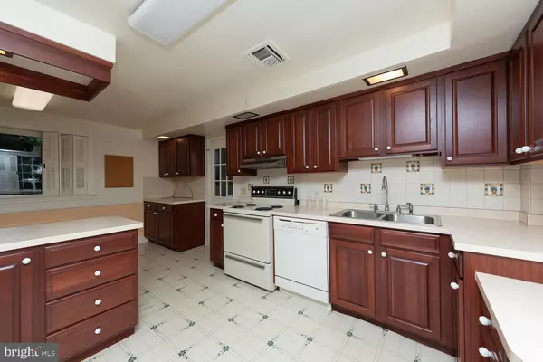 Philadelphia, PA 19129,3422 W COULTER ST