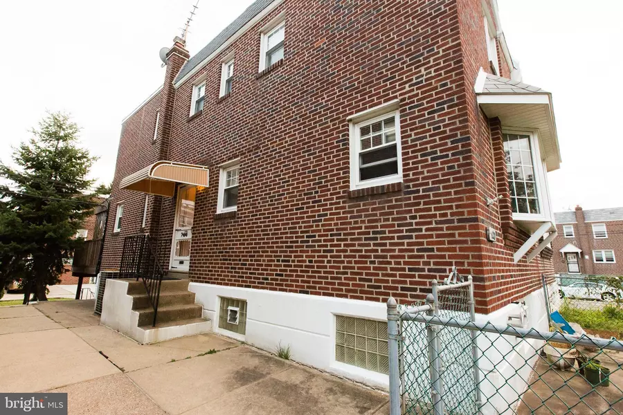 1102 FRIENDSHIP ST, Philadelphia, PA 19111