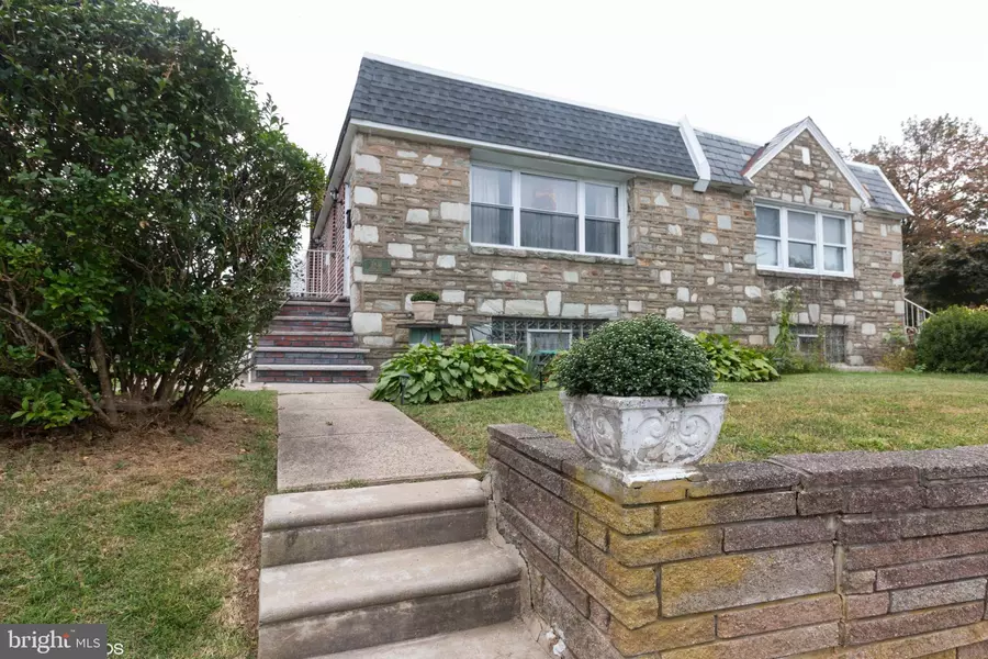 7836 LORNA DR, Philadelphia, PA 19111