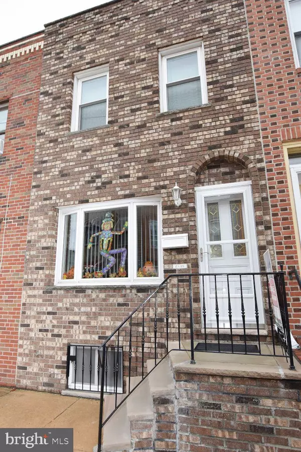 2546 S WARNOCK ST, Philadelphia, PA 19148