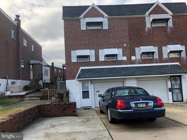 2702 WELSH RD, Philadelphia, PA 19152