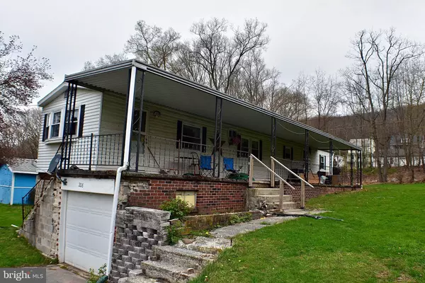 208 N CARL ST, Muir, PA 17957