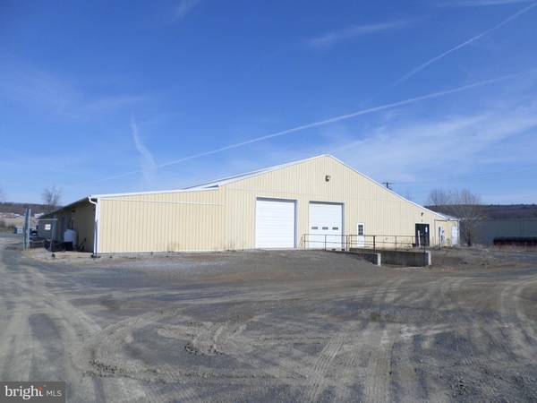 17 PINEDALE INDUSTRIAL RD, Orwigsburg, PA 17961