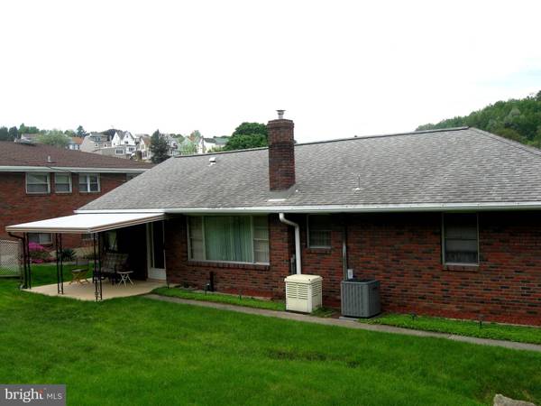 Saint Clair, PA 17970,606 WADE RD