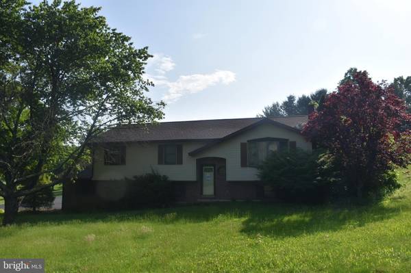 402 MOONHILL DR, Schuylkill Haven, PA 17972