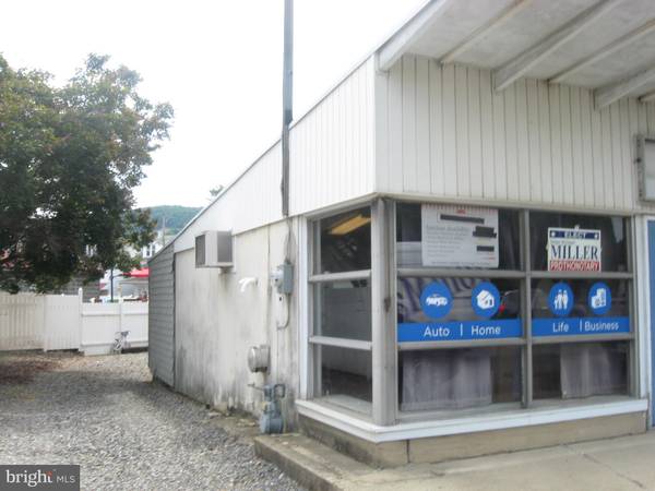 Port Carbon, PA 17965,86 COAL ST