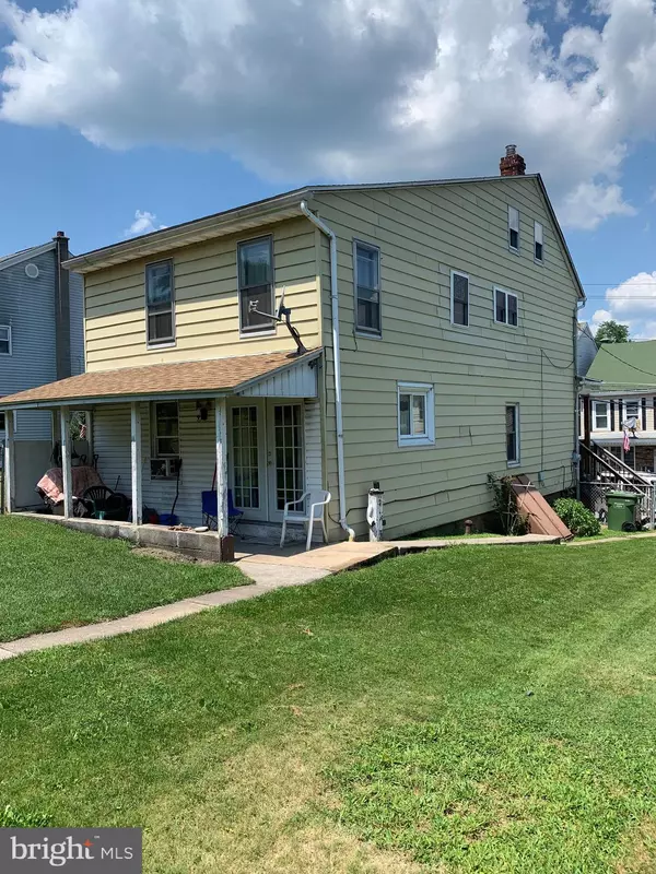 121 W LAUREL ST, Tremont, PA 17981