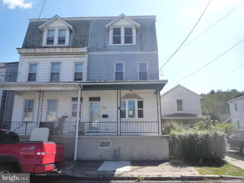 211 JACKSON ST, Port Carbon, PA 17965