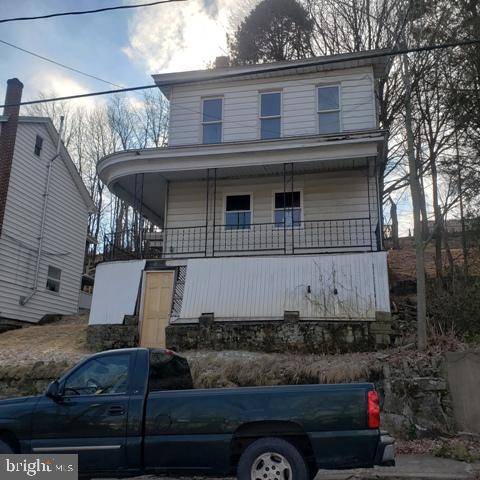 216 W COTTAGE AVE, Tamaqua, PA 18252