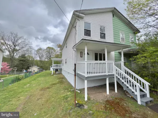 106 S MAIN ST, Mary D, PA 17952