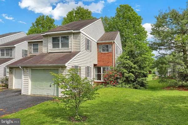 15 BANYAN ST, Selinsgrove, PA 17870