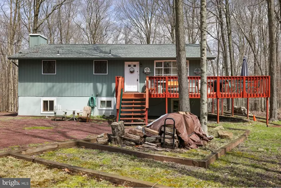 175 MOUNTAINSIDE DR, Gouldsboro, PA 18424