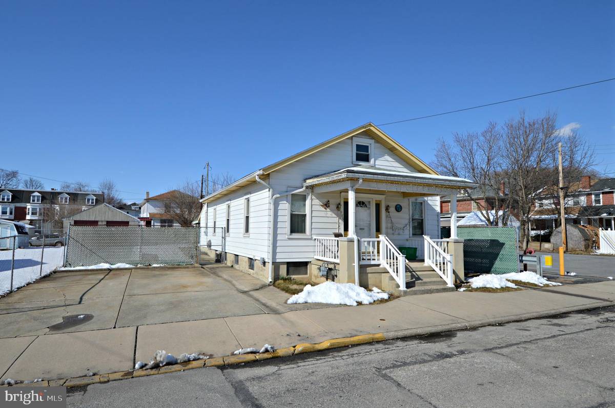 York, PA 17403,985 EDISON ST