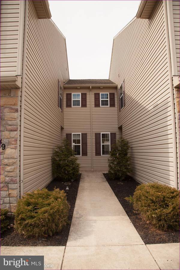 New Cumberland, PA 17070,347 WEATHERSTONE DR #24