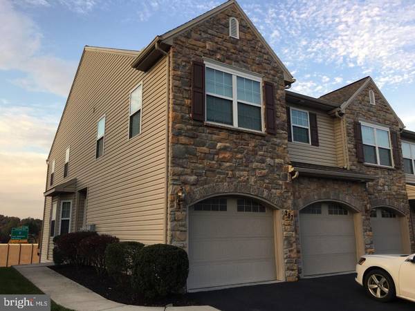 287 FIELDSTONE CT, New Cumberland, PA 17070