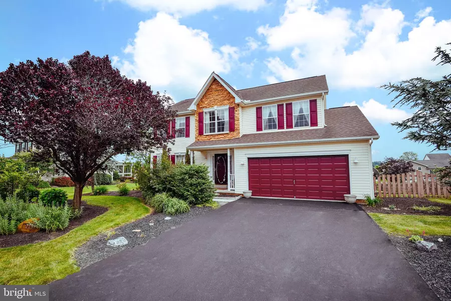 215 RUNNINGBOARD RD, Stewartstown, PA 17363