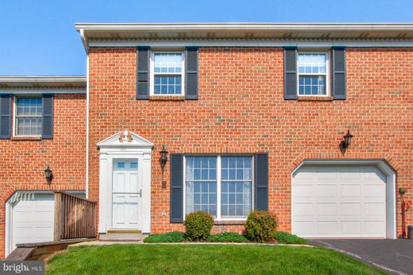 1697 WYNTRE BROOKE N DR, York, PA 17403