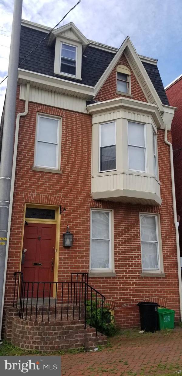 1045 E MARKET ST, York, PA 17403