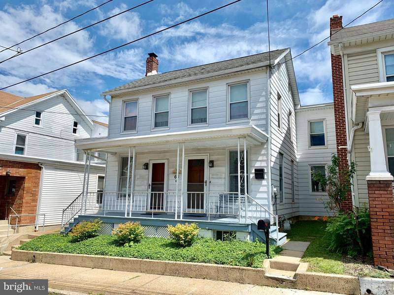 67 E MAIN ST, Dallastown, PA 17313