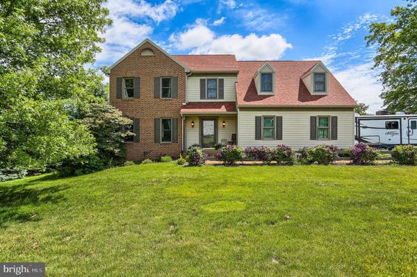 2 GREENVIEW DR, Shrewsbury, PA 17361