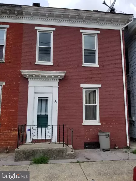 130 E CHESTNUT ST, Hanover, PA 17331