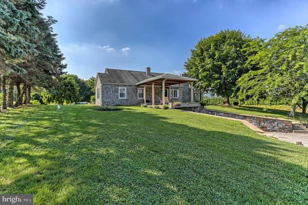 156 BIG MOUNT RD, Thomasville, PA 17364