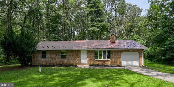 8943 PLEASANT VALLEY RD, Stewartstown, PA 17363