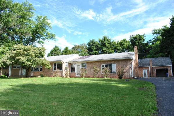 345 VALLEY RD, Etters, PA 17319