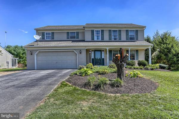 105 LAUREL DR, Mount Wolf, PA 17347