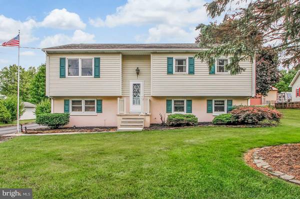 328 PARK HEIGHTS BLVD, Hanover, PA 17331