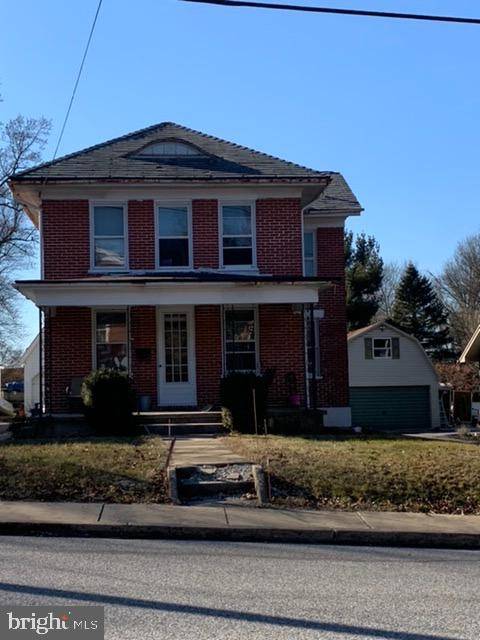 18 N MAIN ST, Jacobus, PA 17407