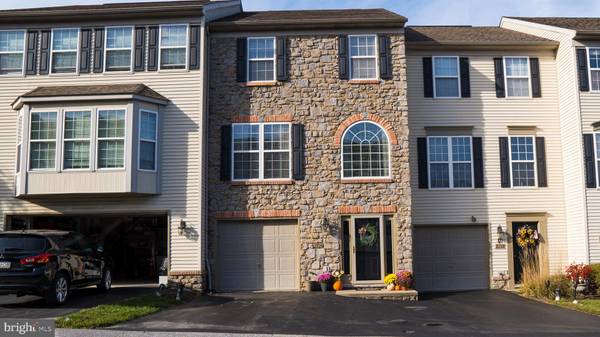 2729 HUNT CLUB DR, York, PA 17402