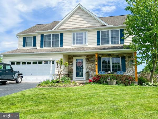 385 TORREY PINES DR, Mount Wolf, PA 17347