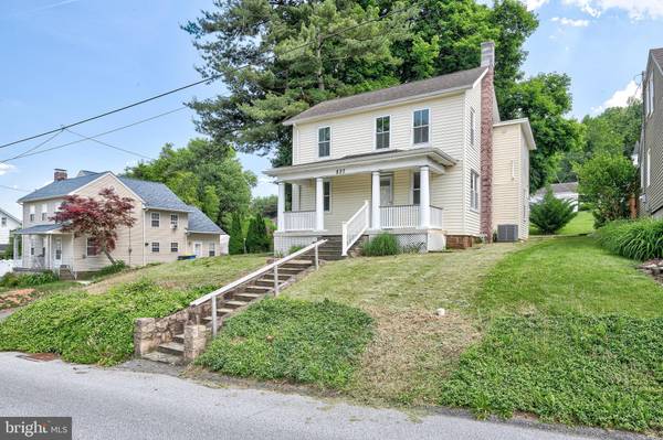 837 MARKET ST, Mount Wolf, PA 17347