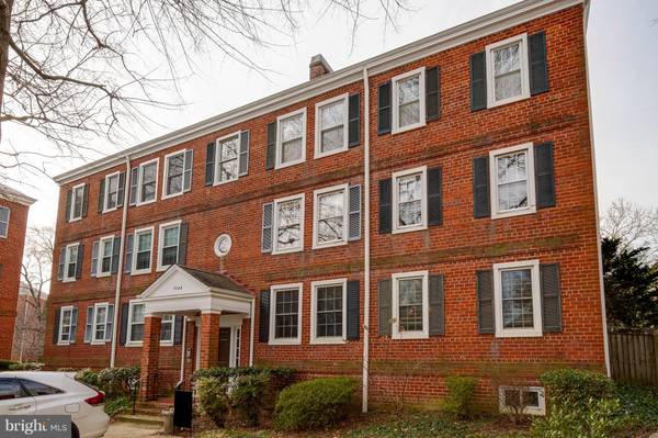 3048 S BUCHANAN ST #B2, Arlington, VA 22206