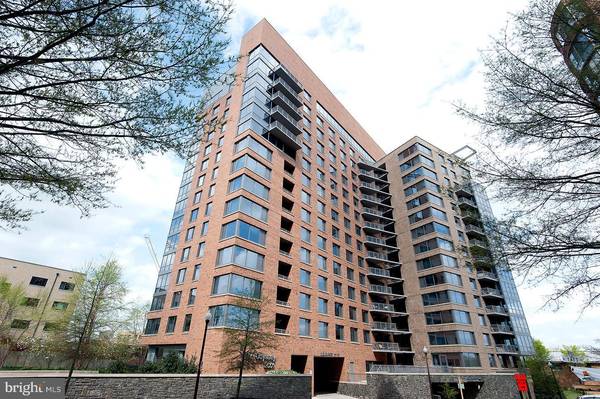 2001 15TH ST N #220, Arlington, VA 22201