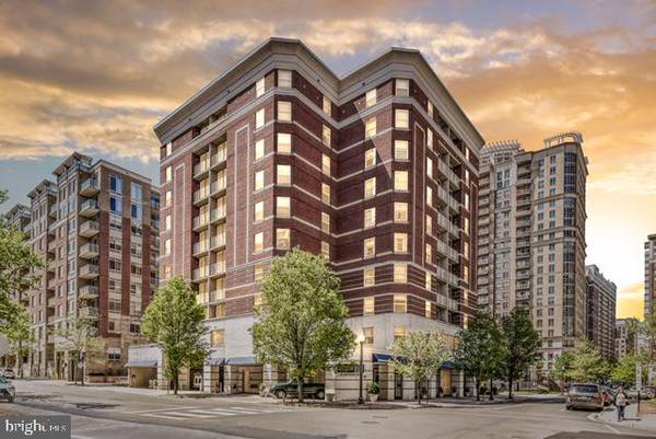 880 N POLLARD ST #221, Arlington, VA 22203