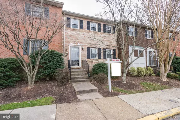 1814 N GEORGE MASON DR, Arlington, VA 22205